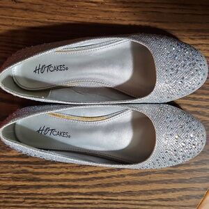 HOT CAKES Women's Silver Sparkle Orleans Ballet Flats w/Rhinestones - Sz 7